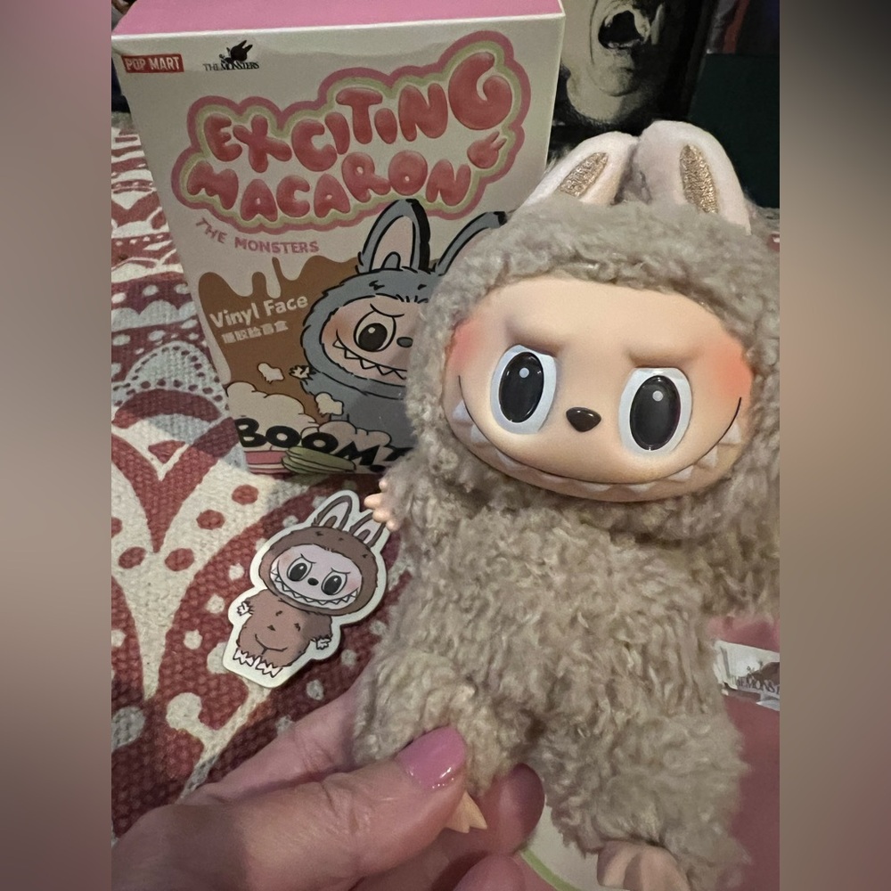 Pop Mart Exciting Macaron Labubu Toffee NEW
